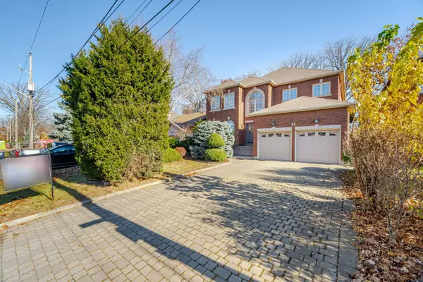 21 Treelawn Pkwy,  Toronto W04,  ON M6L 2H1