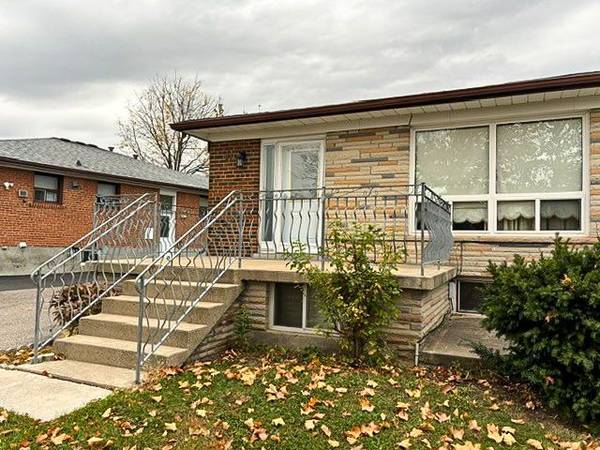 Toronto W05, ON M9L 1E3,67 DELLBROOK CRES