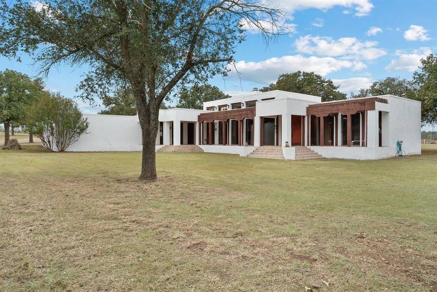 400 White Bull Lane, Millsap, TX 76066