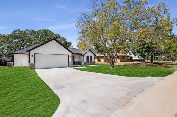 Azle, TX 76020,821 VICKIE Drive