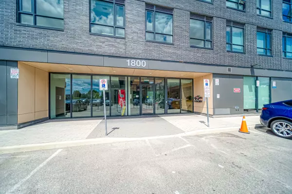 Oshawa, ON L1G 0C2,1800 Simcoe ST N #217