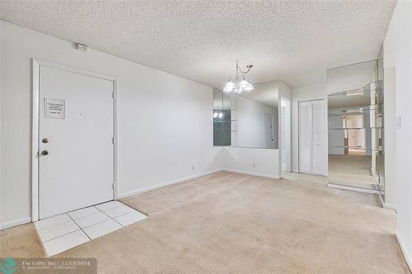 Coral Springs, FL 33065,2810 Riverside Dr  #204B