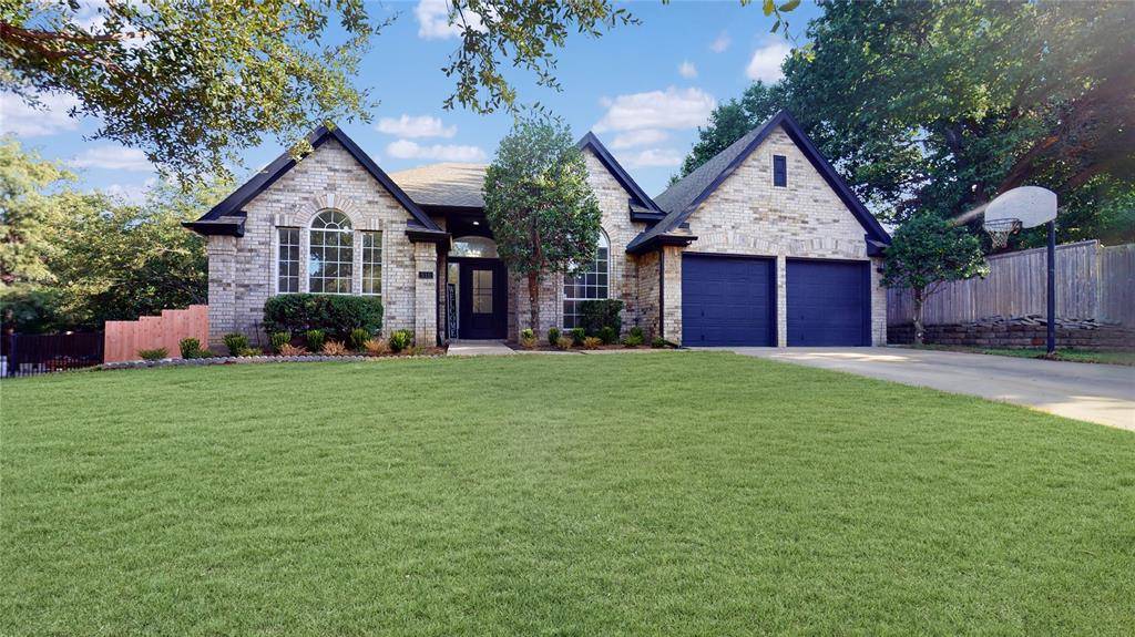 910 Hillside Court, Highland Village, TX 75077