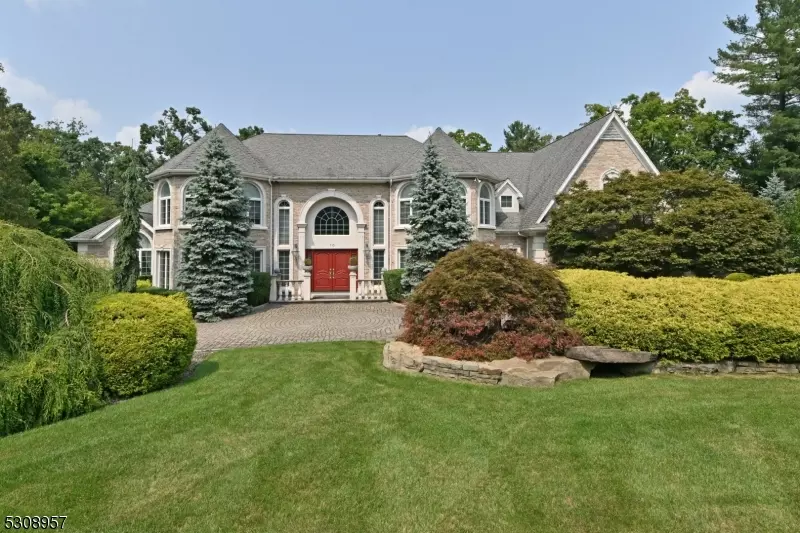 10 Finn Ct, Mahwah Twp., NJ 07430