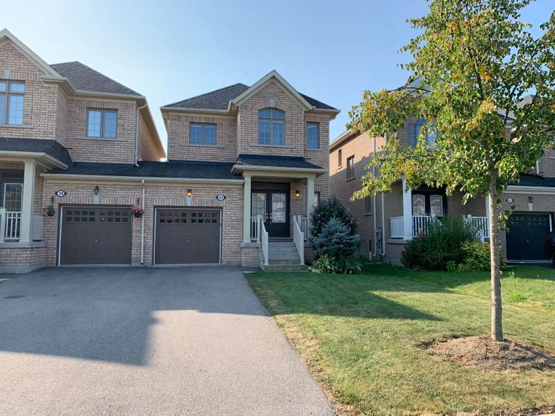 41 Maccabe LN, New Tecumseth, ON L0G 1W2