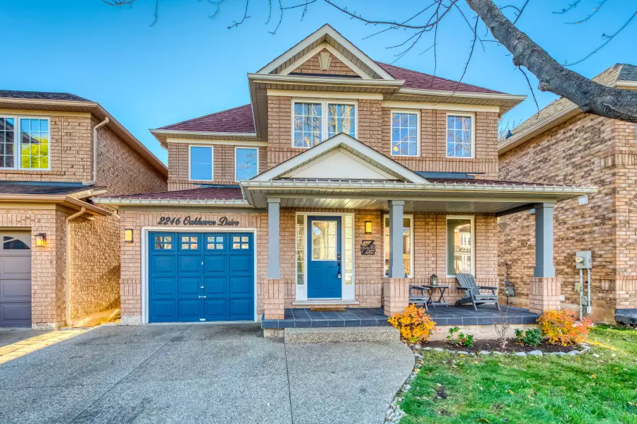 2246 Oakhaven DR, Oakville, ON L6M 3X9