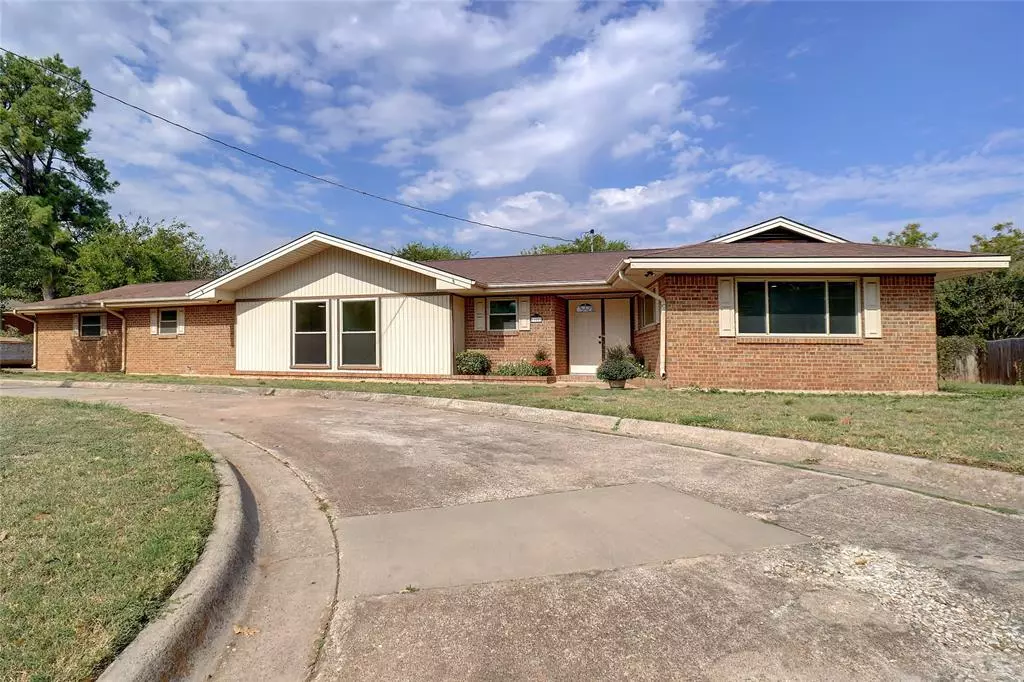 Bowie, TX 76230,900 Roberts Street