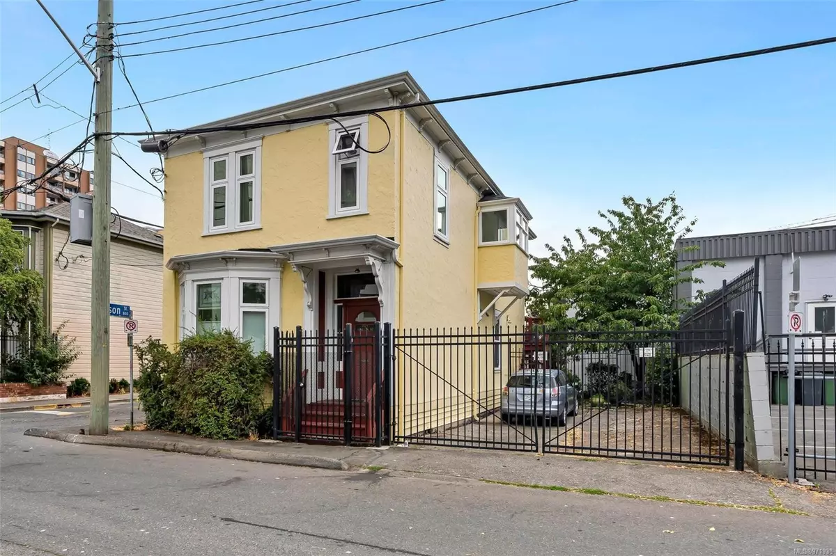 Victoria, BC V8W 2J9,1517 Amelia St