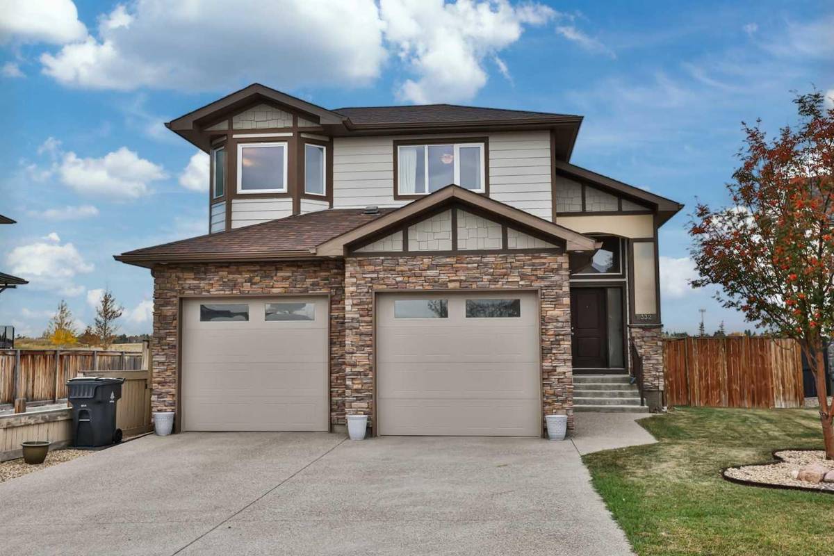 Lethbridge, AB T1K 6W3,332 Stonecrest PL West