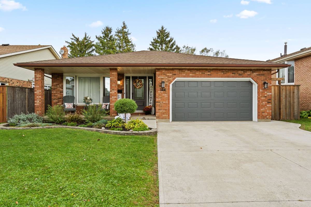 Welland, ON L3C 6E6,104 Whiteoak CRES