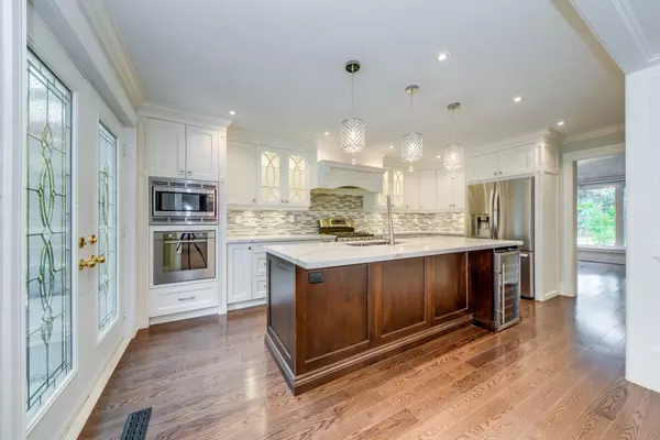 Oakville, ON L6M 1A2,1135 Montrose Abbey DR