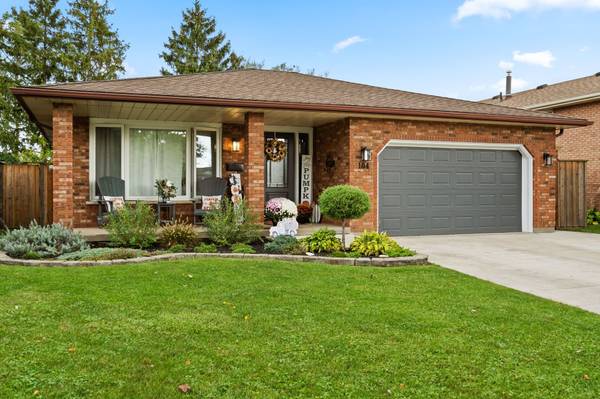 Welland, ON L3C 6E6,104 Whiteoak CRES