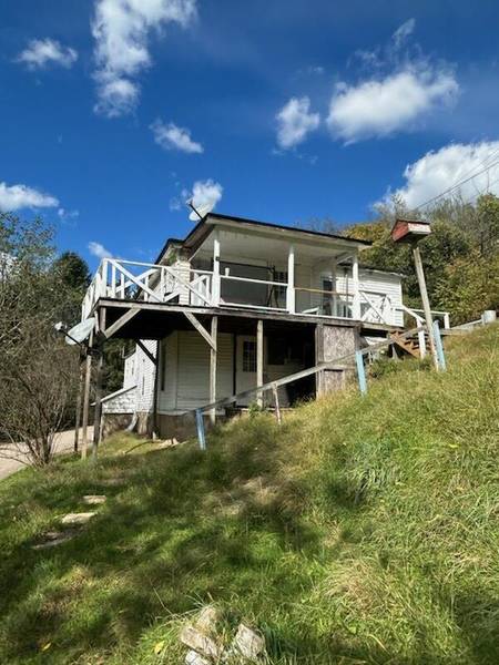 20 Pottery Hollow Road, Cameron, WV 26033