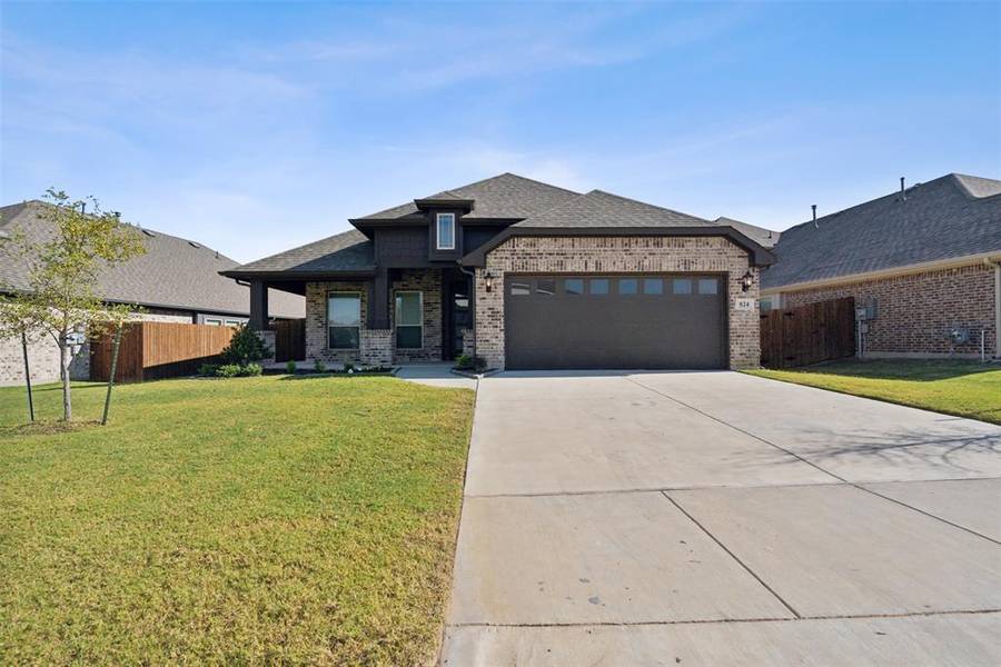 824 Jaguar Ridge, Godley, TX 76044