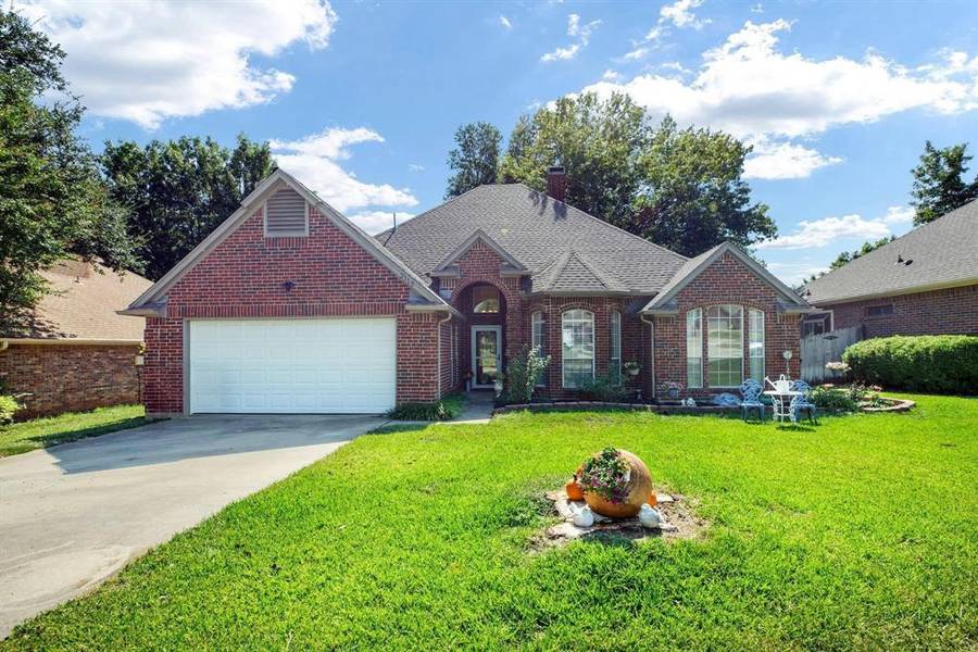 2113 N Aspenwood Drive, Grapevine, TX 76051