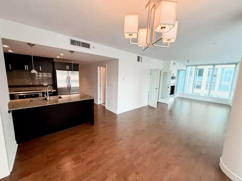 888 4 AVE Southwest #707, Calgary, AB T2P 0V2