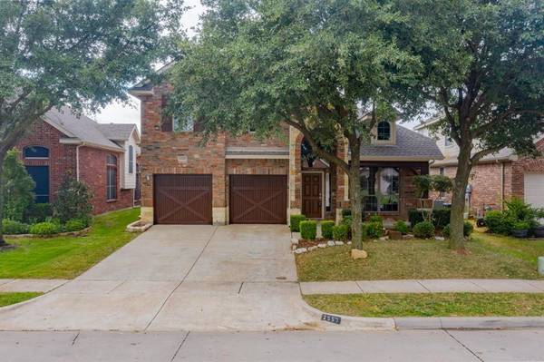 2557 Marina Drive, Grand Prairie, TX 75054