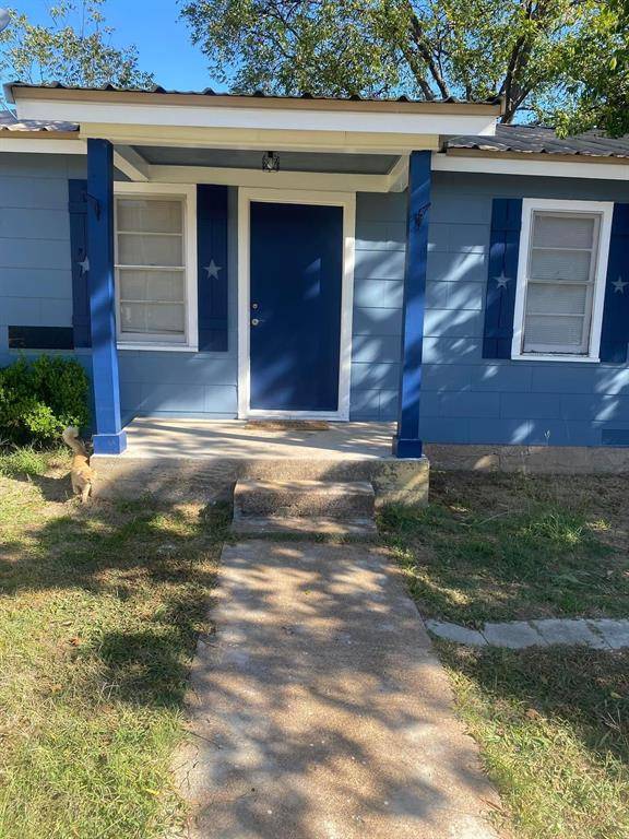 225 E Reynosa Avenue, De Leon, TX 76444