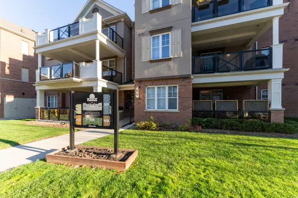 Oakville, ON L6H 0L1,269 Georgian DR #202