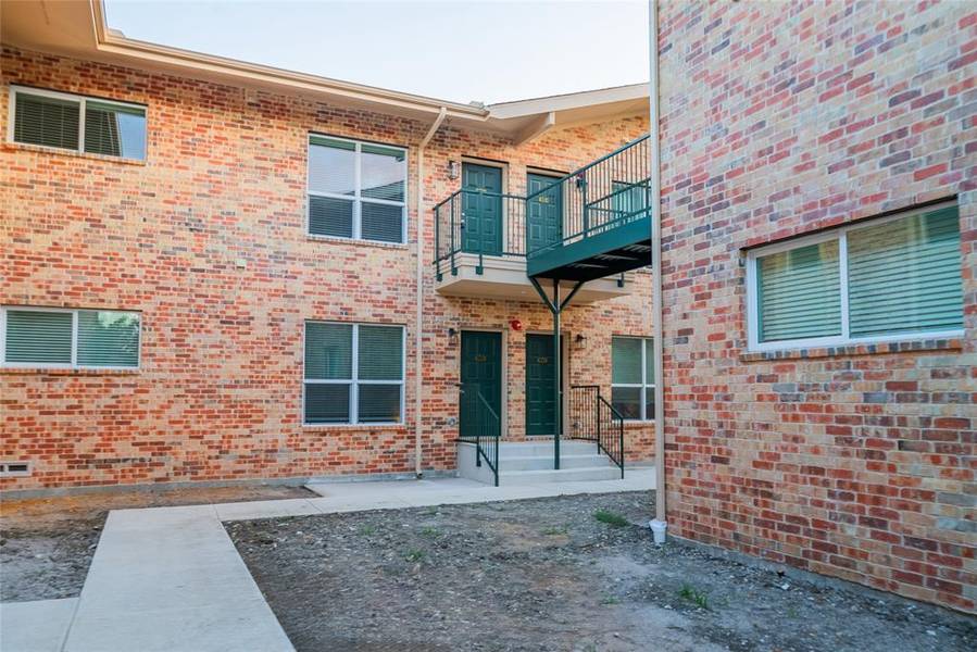 11232 Park Central Place, Dallas, TX 75230