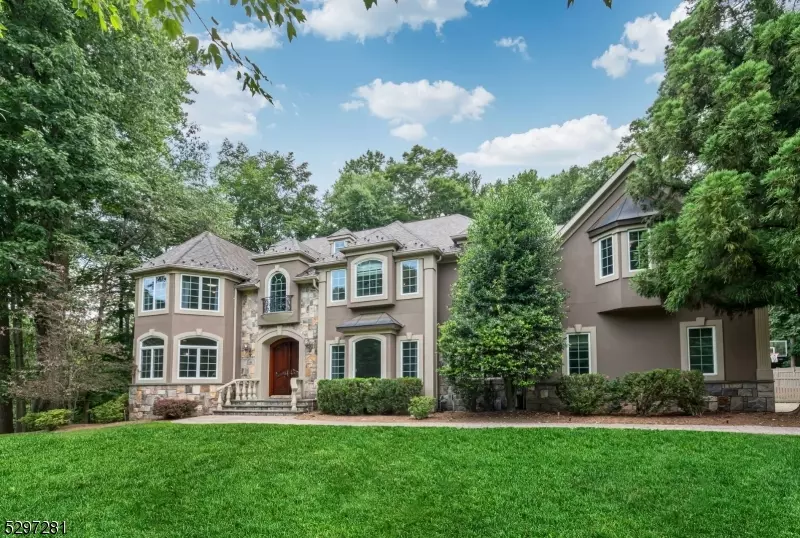 11 Cobblestone Dr, Upper Saddle River Boro, NJ 07458