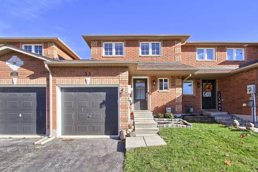 33 Goodwin DR, Barrie, ON L4N 5Z7