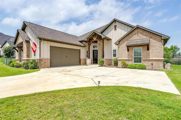 534 Christian Way, Azle, TX 76020