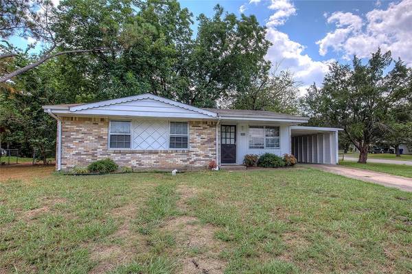 3005 Lark Street,  Greenville,  TX 75402