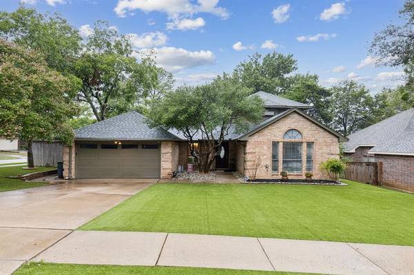 2401 Whitney Lane, Grapevine, TX 76051