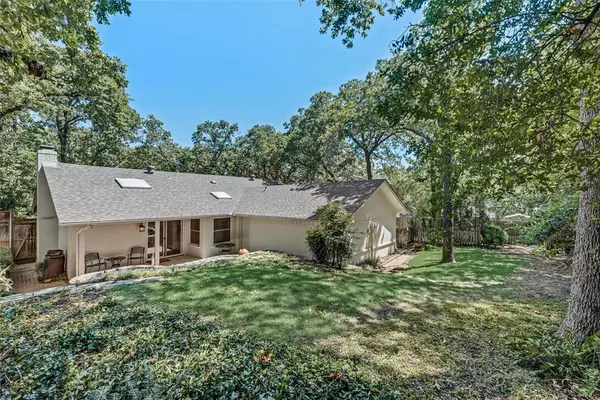 Grapevine, TX 76051,2811 Cresthaven Drive