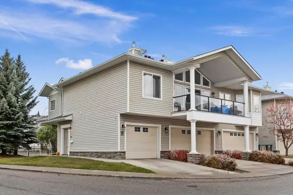 18 Rocky Vista TER NW, Calgary, AB T3G 5G6