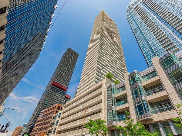 2221 Yonge ST #5802, Toronto C10, ON M4S 2B4