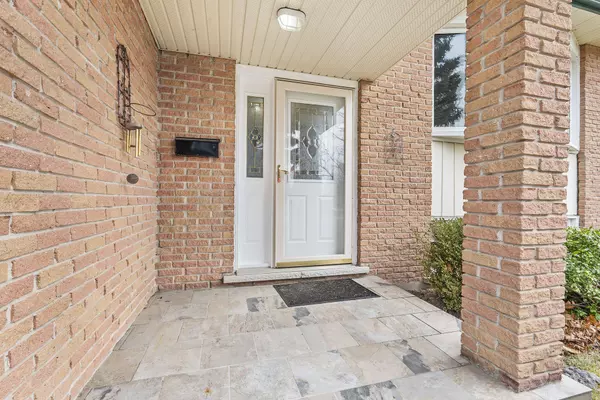 Kingston, ON K7K 6G4,92 Windfield CRES