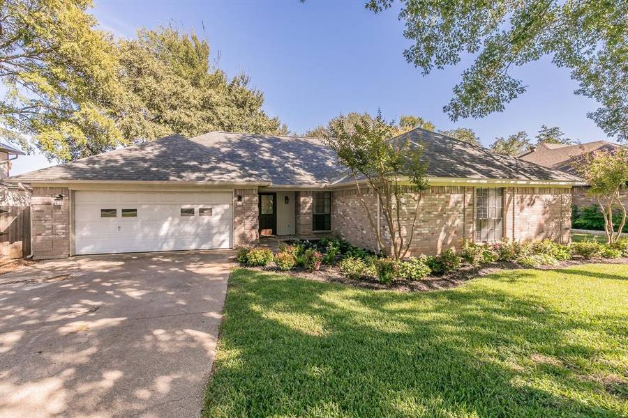 7812 Red Oak Street, North Richland Hills, TX 76182