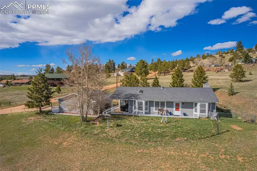 54 Dillon LN, Florissant, CO 80816