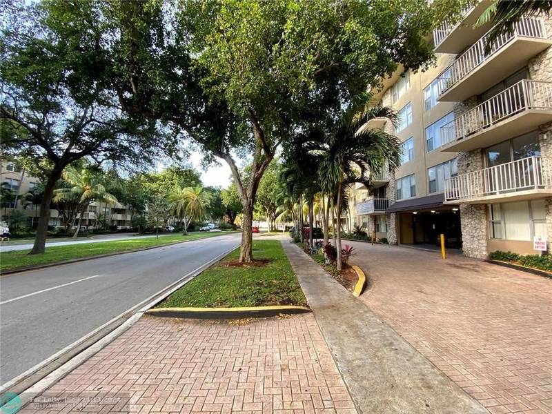 1805 Sans Souci Blvd  #403, North Miami, FL 33181