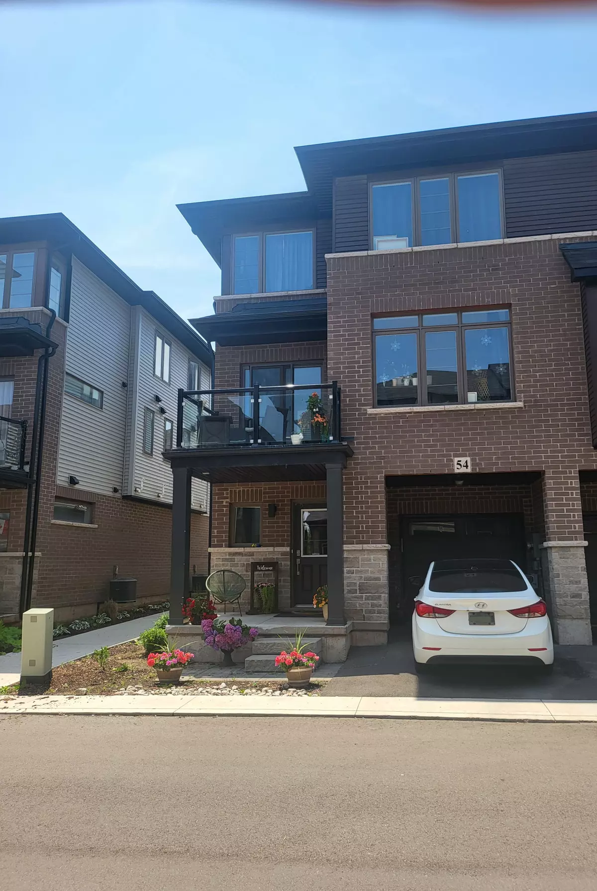 Hamilton, ON L8H 6P2,575 Woodward AVE #54