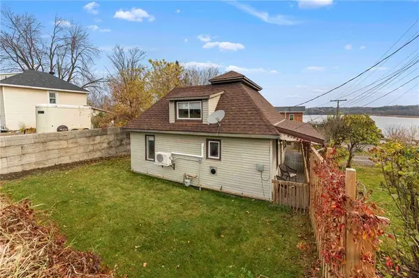 Cobden, ON K0J 1K0,8 MAIN ST