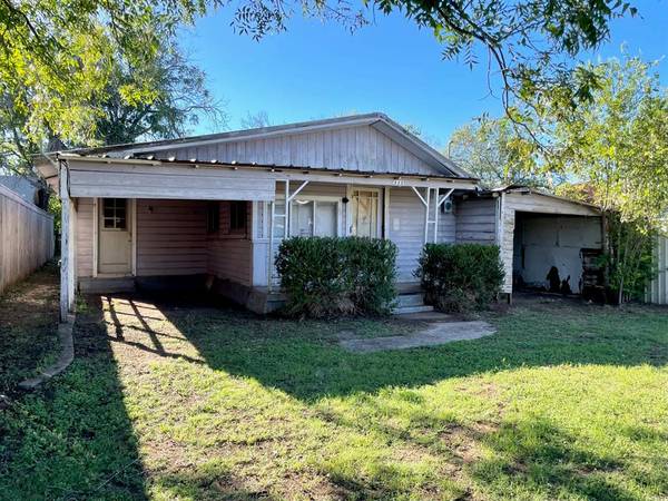 Coleman, TX 76834,111 Trinity Street