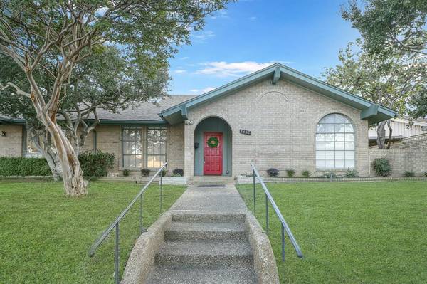 7432 Woodthrush Drive, Dallas, TX 75230