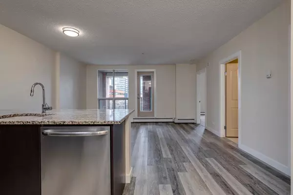 Calgary, AB T2R 1S6,1053 10 ST Southwest #312