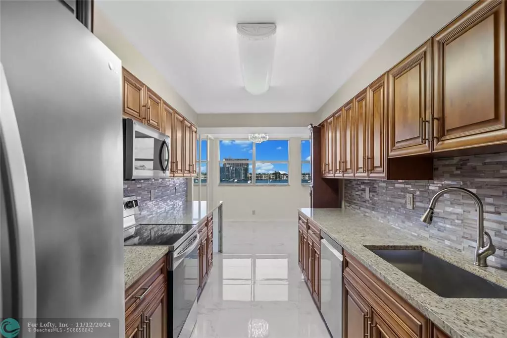 Hallandale Beach, FL 33009,100 Golden Isles Dr  #312