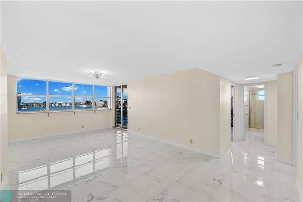 Hallandale Beach, FL 33009,100 Golden Isles Dr  #312