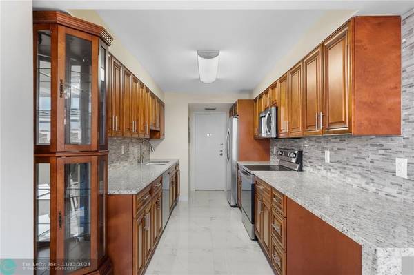 Hallandale Beach, FL 33009,100 Golden Isles Dr  #312