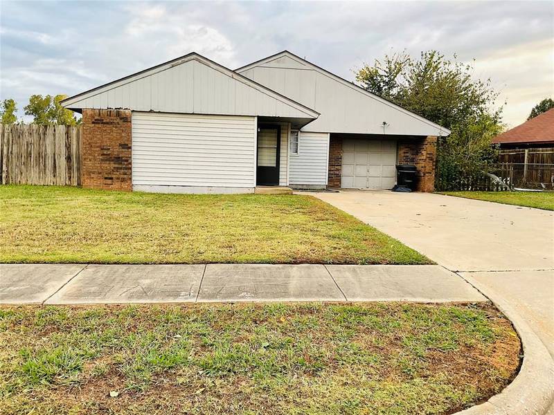 816 SE 14th Street, Moore, OK 73160