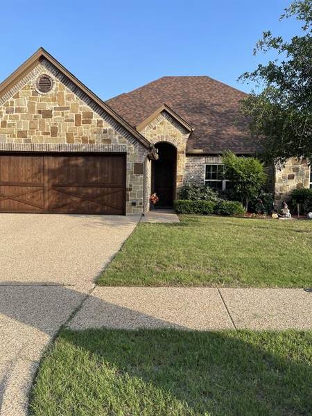 906 Joshua Court, Granbury, TX 76048