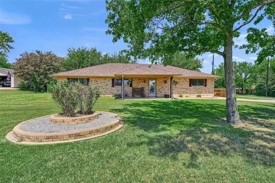 5001 Country Lane, Sherman, TX 75092