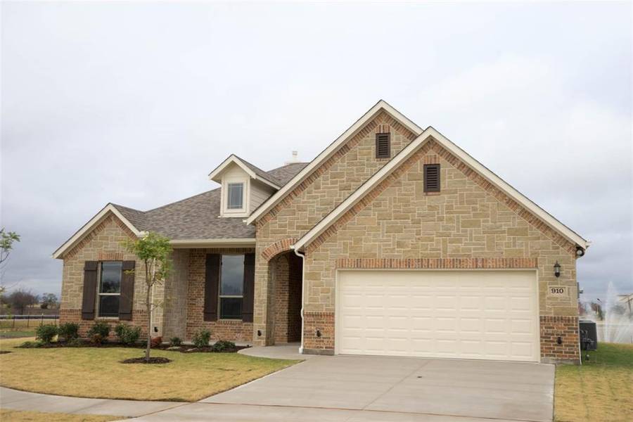 910 Saint Matthew Circle, Royse City, TX 75189