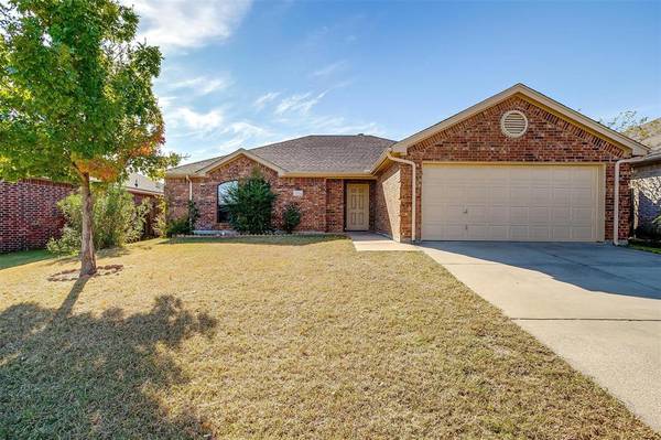 9233 Alyssa Drive, Fort Worth, TX 76108