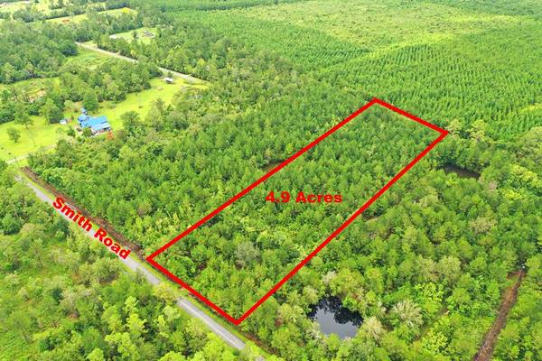 5637 Smith Rd, Wewahitchka, FL 32465